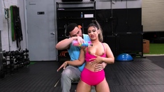 Throat fucking slutty chick at the gym