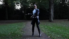 Femdomfoto - Lady Iveta - Walking And Cracking (german)