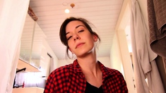 MissMiserlou - Mama Gives You A Bath - Handjob SPE SPH