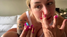 Iwantblondi - There's A Rock In My Shoe