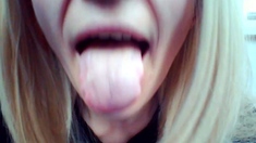 Obciągam Ci kutasa, ty ruchasz moją ciasną dupkę i