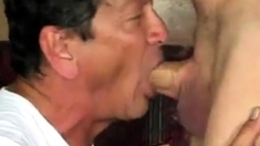 Daddy deepthroath with messy cum